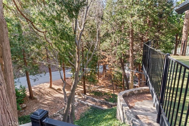 300 Pioneer Rd, Lake Arrowhead, CA 92352 - view of yard featuring fence