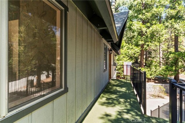 300 Pioneer Rd, Lake Arrowhead, CA 92352 - view of home's exterior with roof with shingles