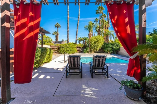 1123 E El Cid E, El Cid, Palm Springs, CA 92262 - fenced backyard with a patio