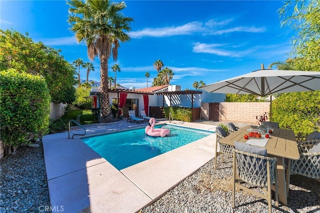 1123 E El Cid E, El Cid, Palm Springs, CA 92262 - view of pool featuring a patio and a fenced backyard