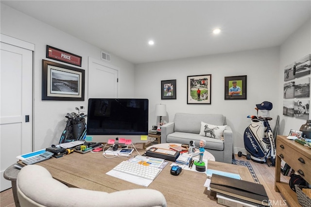 45 Northampton Ct, Newport Beach, CA 92660 - living area featuring wood finished floors and recessed lighting