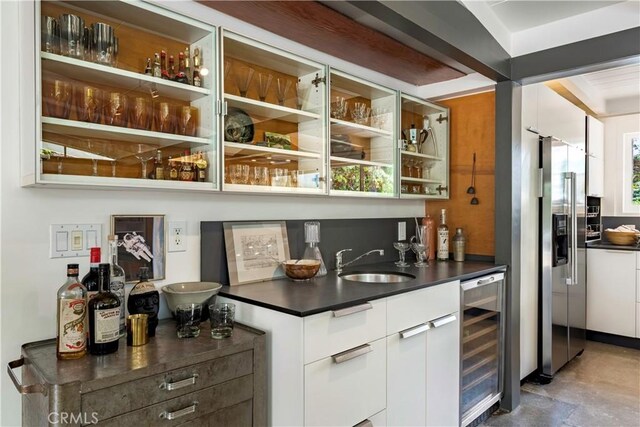 3137 Lees Ave, Long Beach, CA 90808 - indoor wet bar with wine cooler and high quality fridge