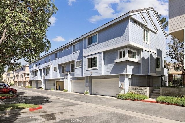 2800 Plaza Del Amo 458, Torrance, CA 90503 - view of property featuring a residential view and an attached garage