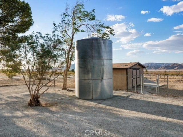 30280 Bourbon Rd, Lucerne Valley, CA 92356 - photo 15