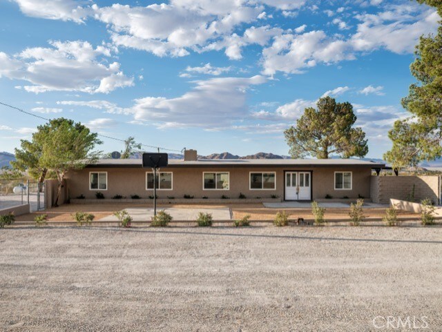 30280 Bourbon Rd, Lucerne Valley, CA 92356 - photo 21