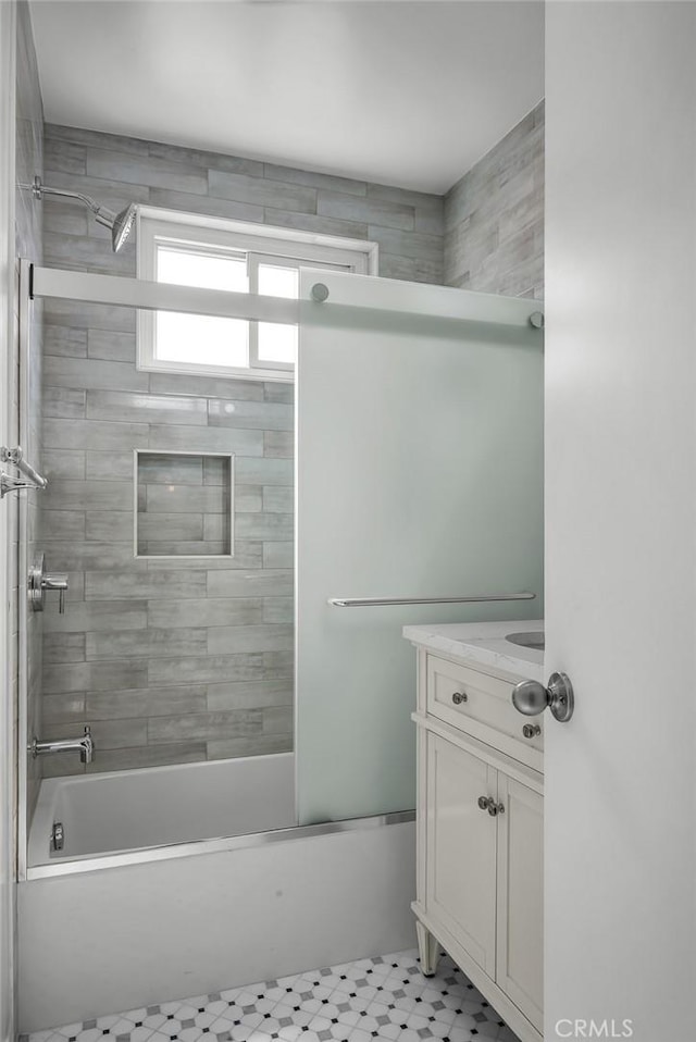1517 Steinhart Ave, Redondo Beach, CA 90278 - full bath featuring shower / bath combination with glass door and vanity