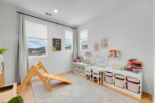10243 Graphite St, Spring Valley, CA 91977 - recreation room featuring baseboards