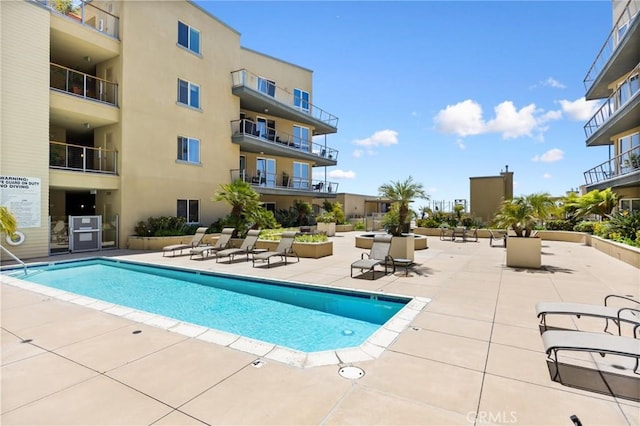 1400 E Ocean Blvd Unit 1201, Long Beach, CA 90802 - community pool with a patio