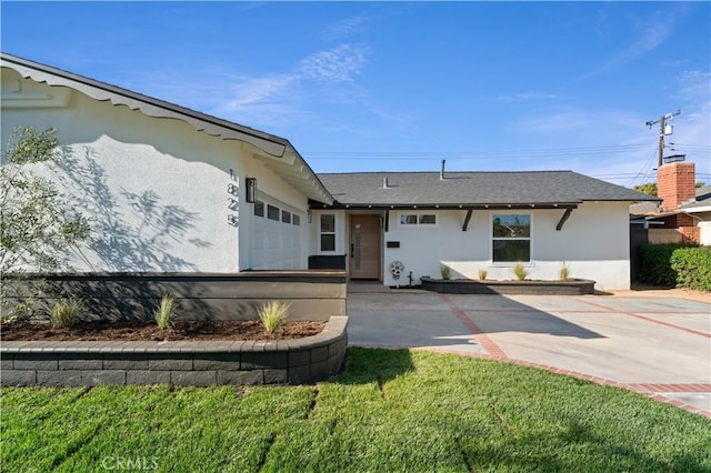 1825 W Carlton Pl, Santa Ana, CA 92704 - single story home featuring stucco siding, driveway, a garage, and a shingled roof
