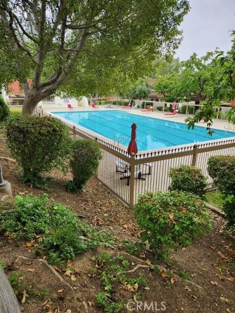 10407 Larwin Ave, Chatsworth, CA 91311 - view of community pool
