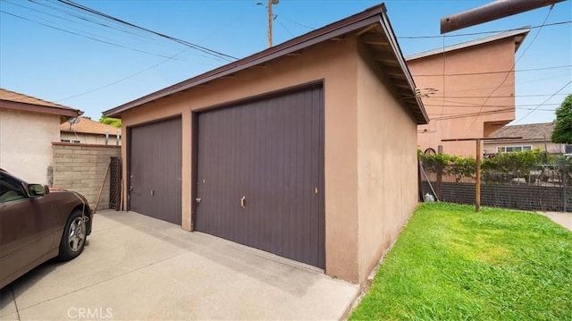 view of detached garage
