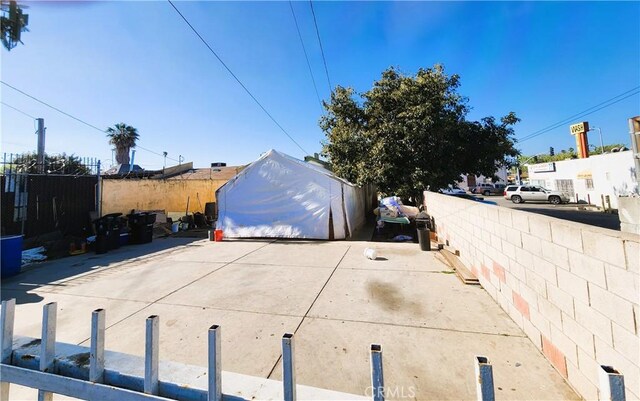 1210 W Manchester Ave, Los Angeles, CA 90044 - view of patio