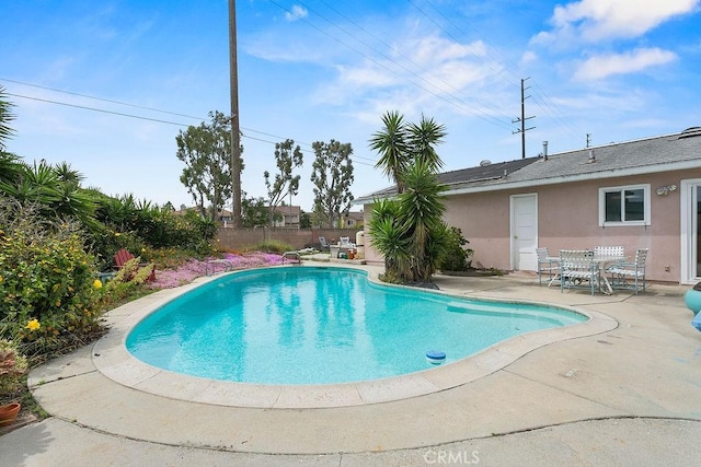 6072 Navajo Rd, Westminster, CA 92683 - view of pool with a patio and fence