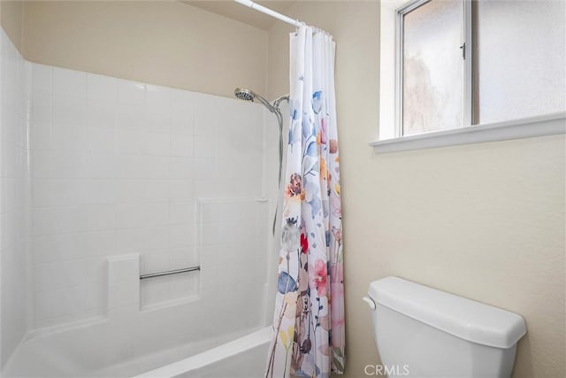39680 Glenwood Ct, Murrieta, CA 92563 - bathroom featuring shower / bathtub combination with curtain and toilet