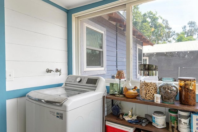 2163 Gracey Ln, Fallbrook, CA 92028 - laundry area featuring washer / dryer