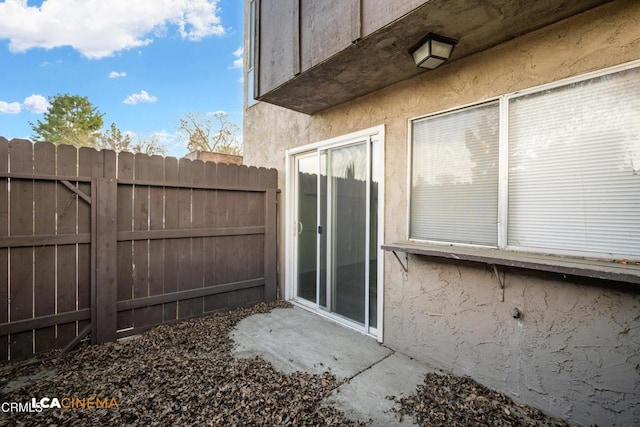 2617 Pinon Spring Cir Unit C, Bakersfield, CA 93309 - view of patio featuring fence