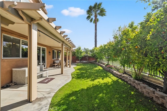 46397 Kohinoor Way, Temecula, CA 92592 - fenced backyard with a patio