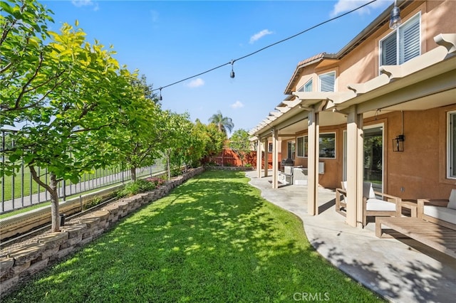 46397 Kohinoor Way, Temecula, CA 92592 - fenced backyard featuring a patio area
