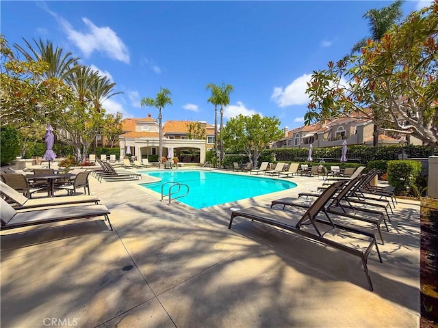 25141 La Jolla Way Unit F, Laguna Niguel, CA 92677 - community pool with a patio area and fence