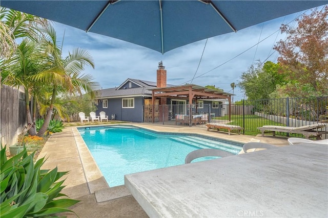 2871 Anza Ln, Costa Mesa, CA 92626 - view of pool featuring a pergola, a fenced backyard, a patio area, and a pool with connected hot tub