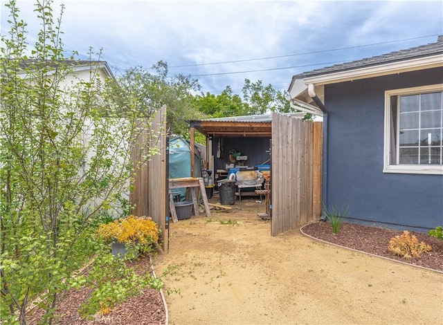 2871 Anza Ln, Costa Mesa, CA 92626 - view of yard with an outbuilding