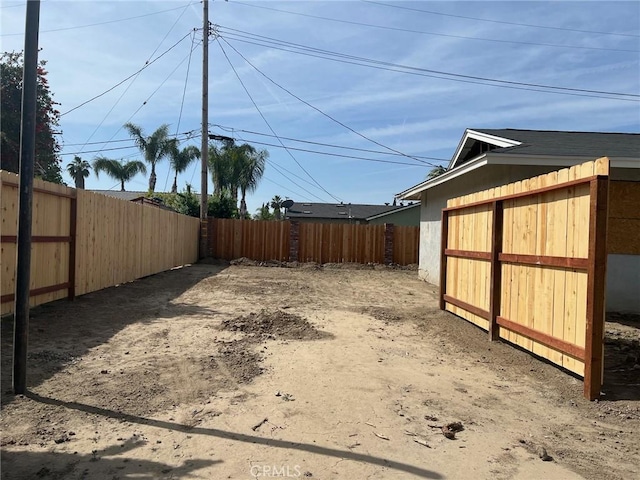1565 Bluejay Cir, Hanford, CA 93230 - view of yard with fence