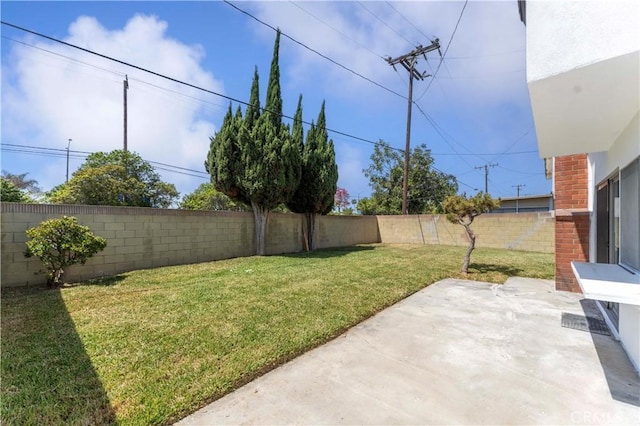 942 E Denwall Dr, Carson, CA 90746 - view of yard with a patio