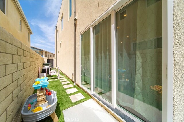 27218 Narrowleaf Willow Ln, Valencia, CA 91381 - view of balcony