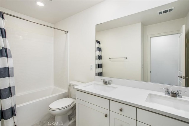 1004 Violet Ct, Calimesa, CA 92320 - bathroom featuring toilet, double vanity, shower / tub combo with curtain, and recessed lighting