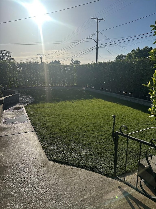 7918 Kyle St, Sunland, CA 91040 - view of grassy yard