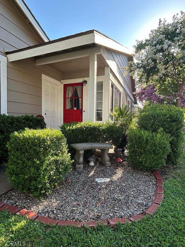 view of property entrance