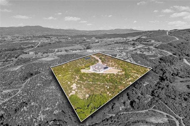 40267 Scanlon Rd, Temecula, CA 92592 - aerial view of property's location featuring property boundaries highlighted and a mountainous background