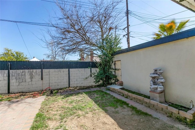 7700 Goodland Ave, North Hollywood, CA 91605 - view of yard with fence