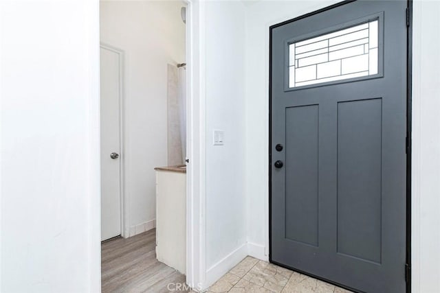 7700 Goodland Ave, North Hollywood, CA 91605 - entryway with baseboards