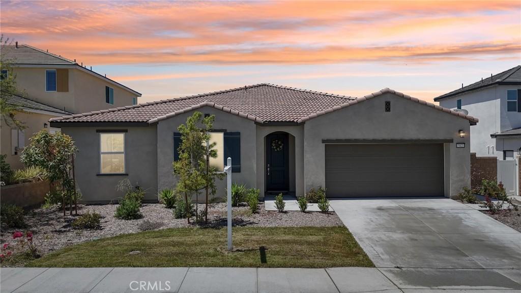 542 Finch Dr, Rialto, CA 92377 - photo 1