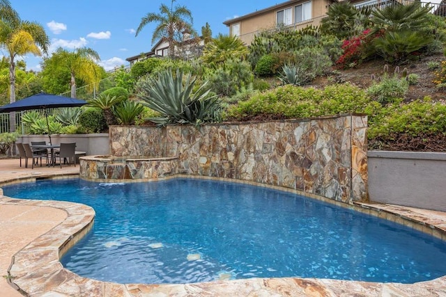 6628 Sitio Sago, Carlsbad, CA 92011 - view of swimming pool featuring a patio and a pool with connected hot tub