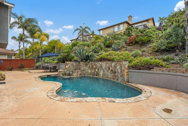 6628 Sitio Sago, Carlsbad, CA 92011 - view of swimming pool featuring a patio, fence, and a pool with connected hot tub