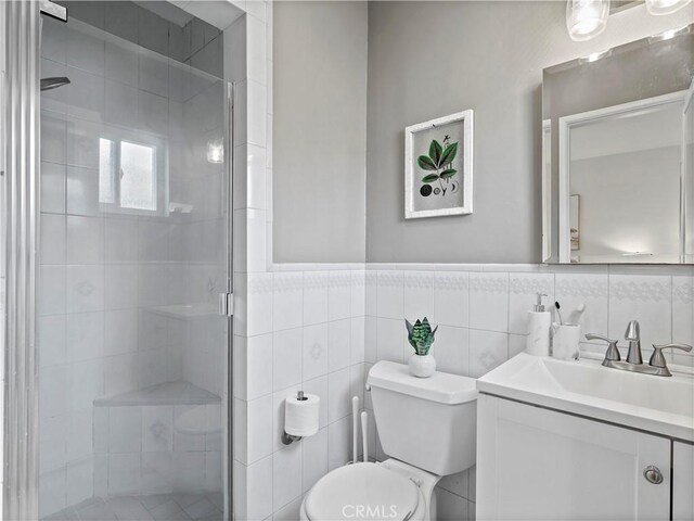 8110 Lesner Ave, Lake Balboa, CA 91406 - bathroom with vanity and a stall shower