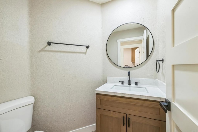 40550 Ventana Ct, Palm Desert, CA 92260 - half bath featuring vanity and toilet