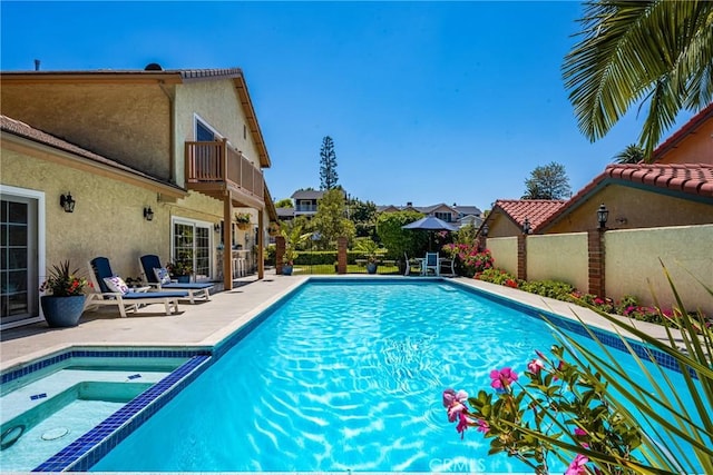 15541 Olive Branch Dr, La Mirada, CA 90638 - view of swimming pool featuring a patio and a pool with connected hot tub