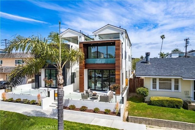 518 8th St, Huntington Beach, CA 92648 - view of front of house
