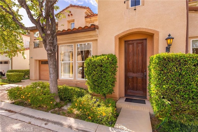 11803 Sortino Ct, Moorpark, CA 93021 - doorway to property with stucco siding