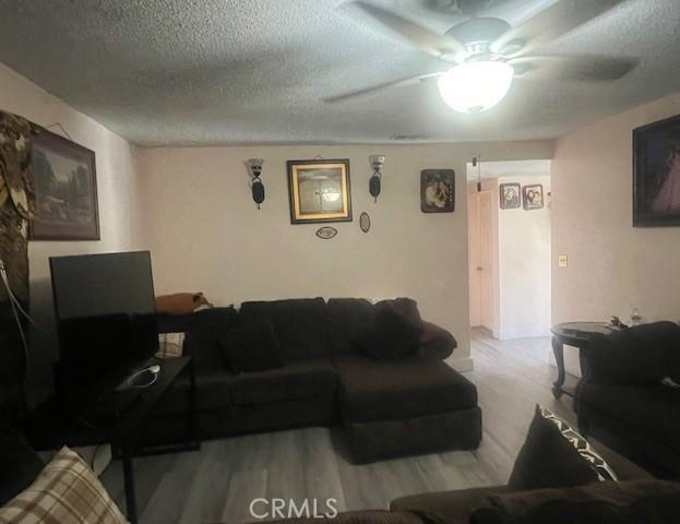 14979 Condor Rd, Victorville, CA 92394 - photo 4