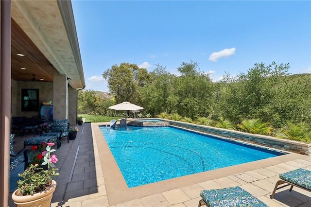 4004 Snowgoose St, Simi Valley, CA 93065 - outdoor pool featuring an in-ground hot tub and a patio