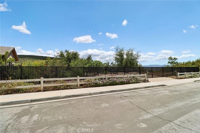 4004 Snowgoose St, Simi Valley, CA 93065 - view of yard with fence