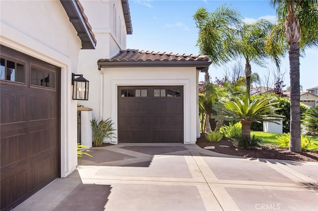 32429 Castle Ct, Temecula, CA 92592 - garage with concrete driveway