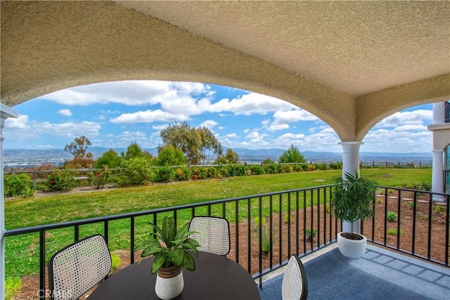 4004 Calle Sonora Oeste Unit 1F, Laguna Woods, CA 92637 - balcony with outdoor dining area