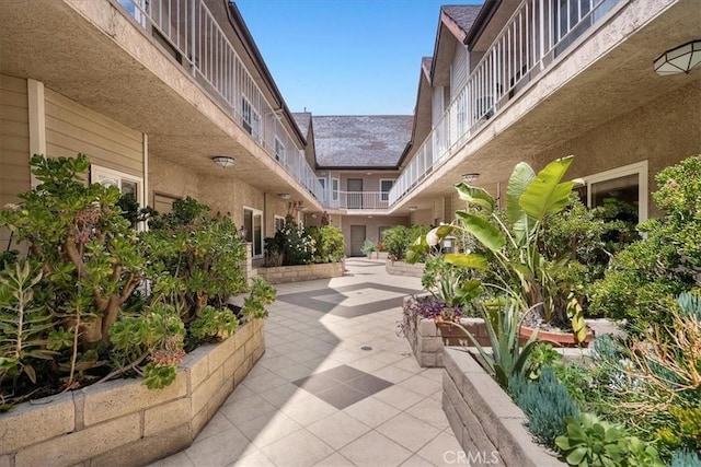 14937 Dickens St Unit 209, Sherman Oaks, CA 91403 - surrounding community with a patio area
