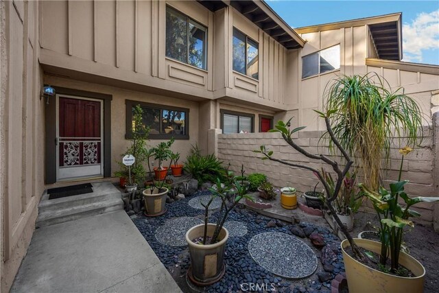 2622 N Tustin Ave Unit 147, Santa Ana, CA 92705 - entrance to property featuring board and batten siding and stucco siding