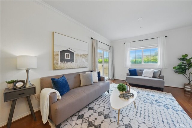 21345 Hawthorne Blvd Unit 126, Torrance, CA 90503 - living room with crown molding, wood finished floors, and baseboards